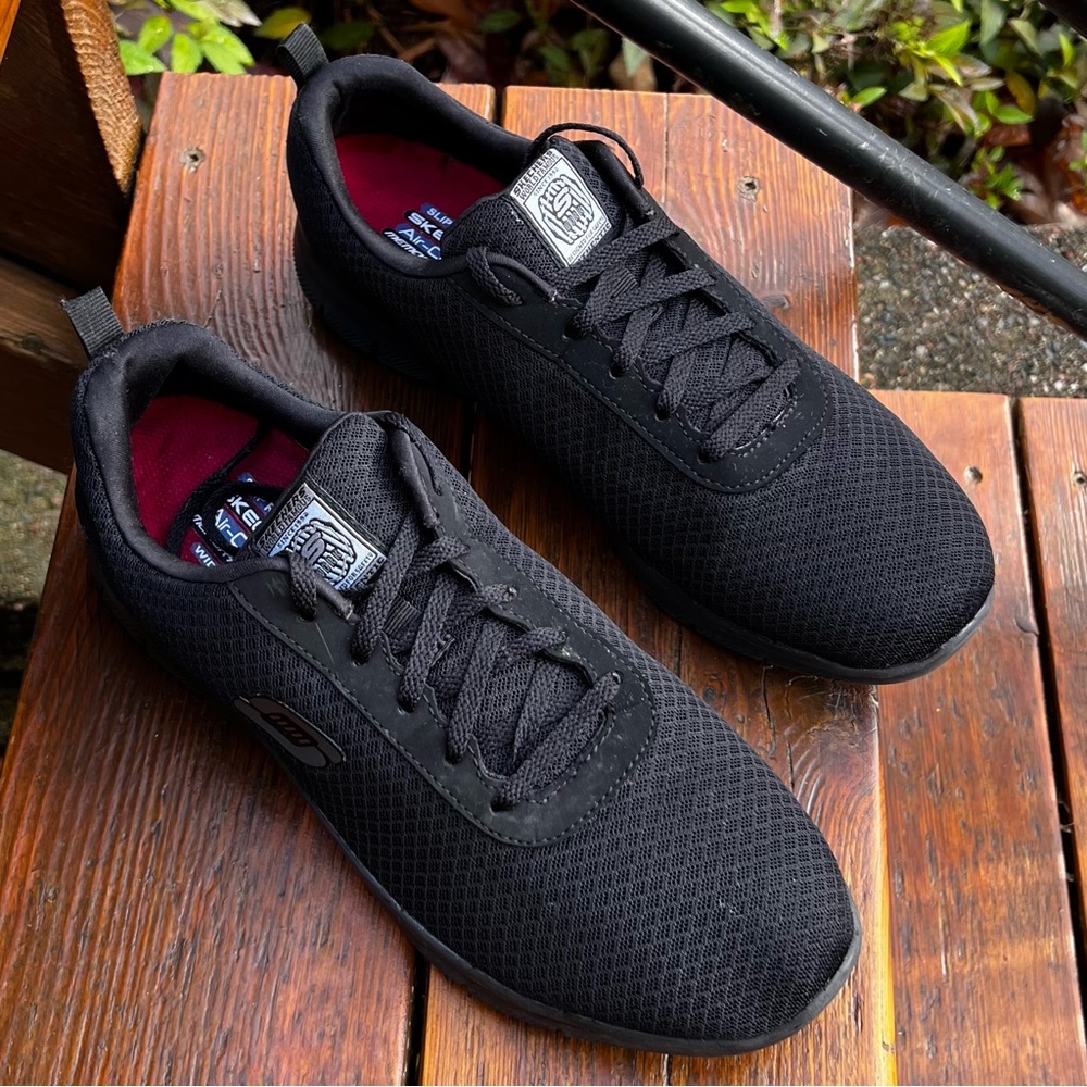 SKECHERS BLACK WORK SLIP RESISTANT SNEAKERS SIZE 9.5 WIDE.